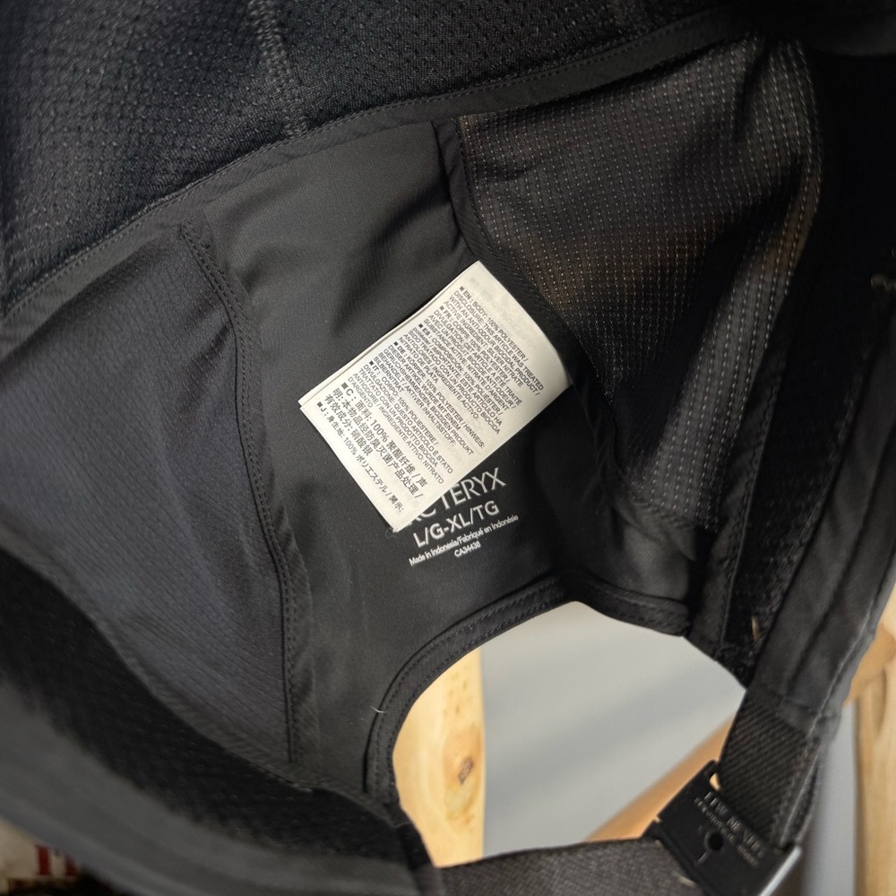 Arc’Teryx Running Hat - Picture 2 of 3